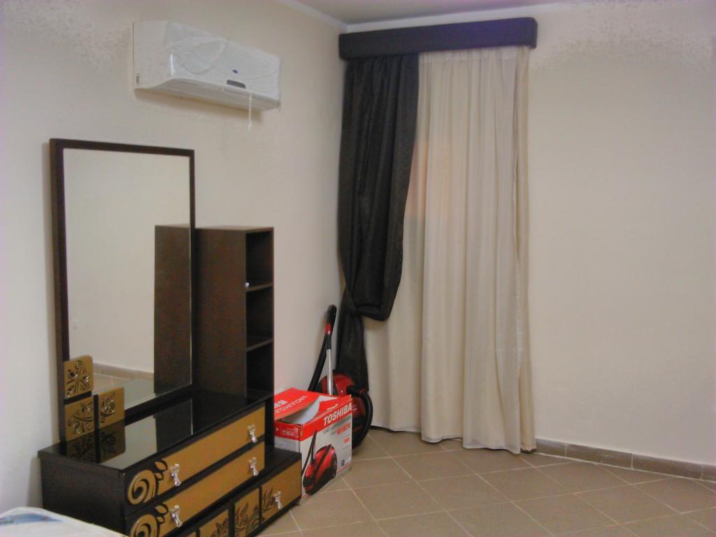 Three-Bedroom Apartment At Louly Beach Resort アインソフナ 部屋 写真