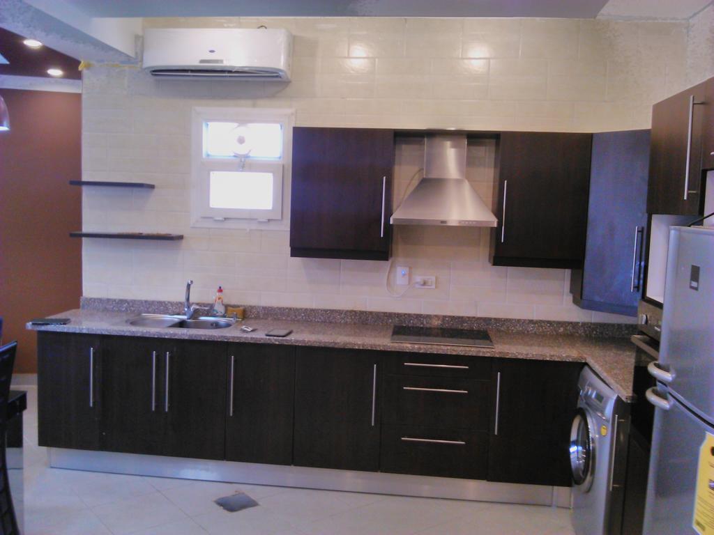 Three-Bedroom Apartment At Louly Beach Resort アインソフナ 部屋 写真