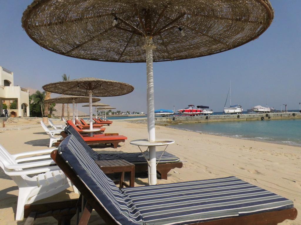 Three-Bedroom Apartment At Louly Beach Resort アインソフナ エクステリア 写真