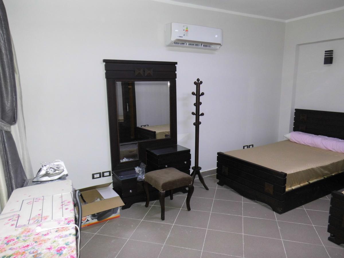 Three-Bedroom Apartment At Louly Beach Resort アインソフナ エクステリア 写真