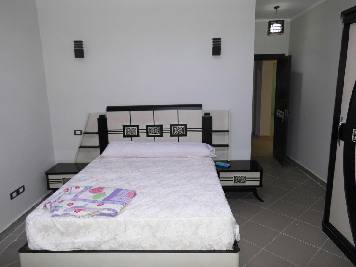 Three-Bedroom Apartment At Louly Beach Resort アインソフナ エクステリア 写真