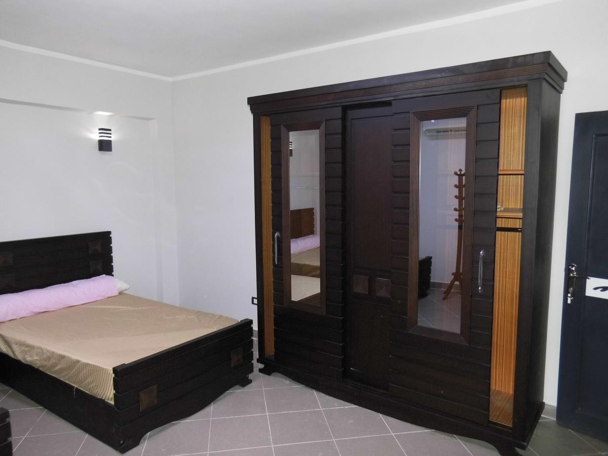 Three-Bedroom Apartment At Louly Beach Resort アインソフナ エクステリア 写真