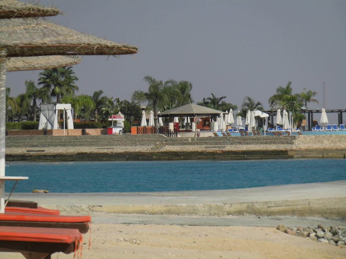 Three-Bedroom Apartment At Louly Beach Resort アインソフナ エクステリア 写真
